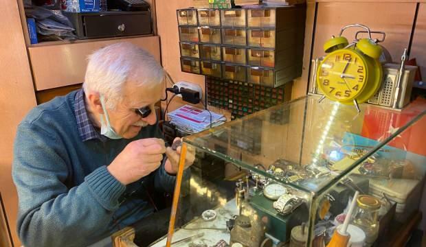 59 yıllık saat tamircisi: Meslek Türkiye'de bitiyor   