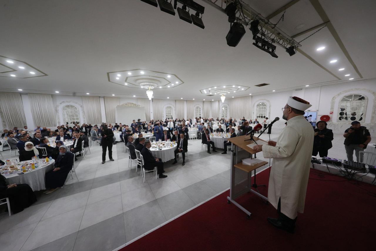 Diyanet İşleri Başkanı Erbaş, Brüksel’deki Türk STK’lar ile iftar yaptı