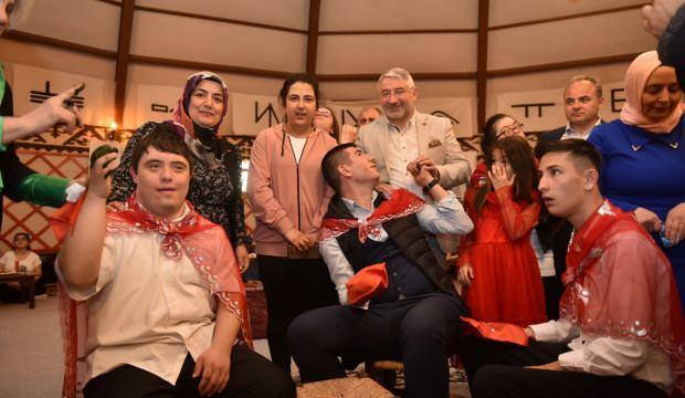 Çorum’da engelli gençlerin asker kınası mutluluğu