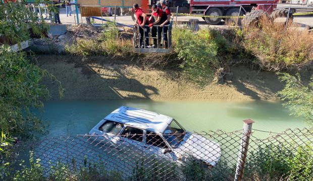 Mersin'de otomobiliyle sulama kanalına uçan bekçiden acı haber