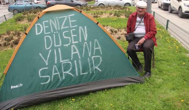 Erzurum’da banka önüne çadır kuran Zekeriya amca eylem nöbetinde