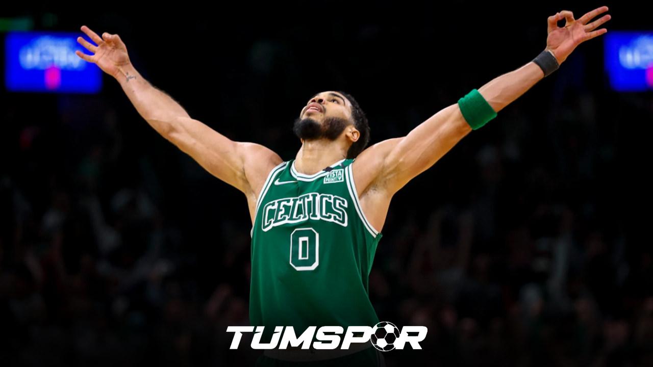 Jason Tatum (Boston Celtics), üçlük attıktan sonra 