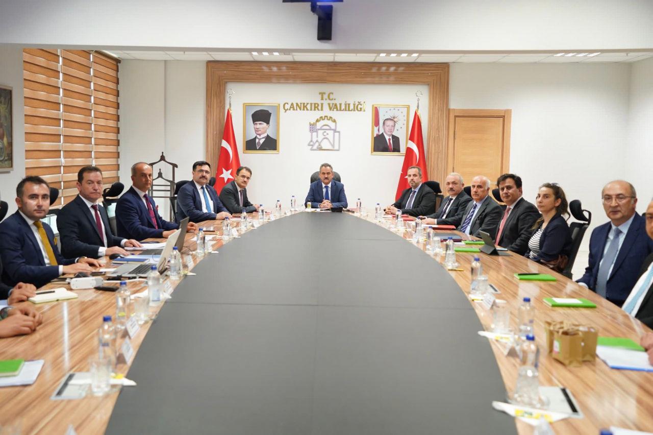 TLUwn 1654256856 2555