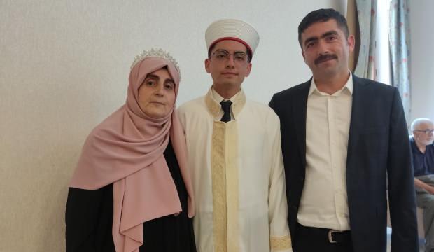 Ankara’da anne ve oğlu icazet belgelerini birlikte aldı