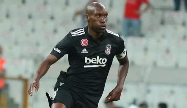 Beşiktaş'tan g&uuml;l&uuml;mseten Atiba paylaşımı!