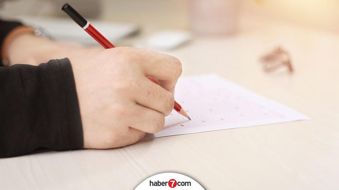 Sınav esnasında optik formu dolduran öğrenci
