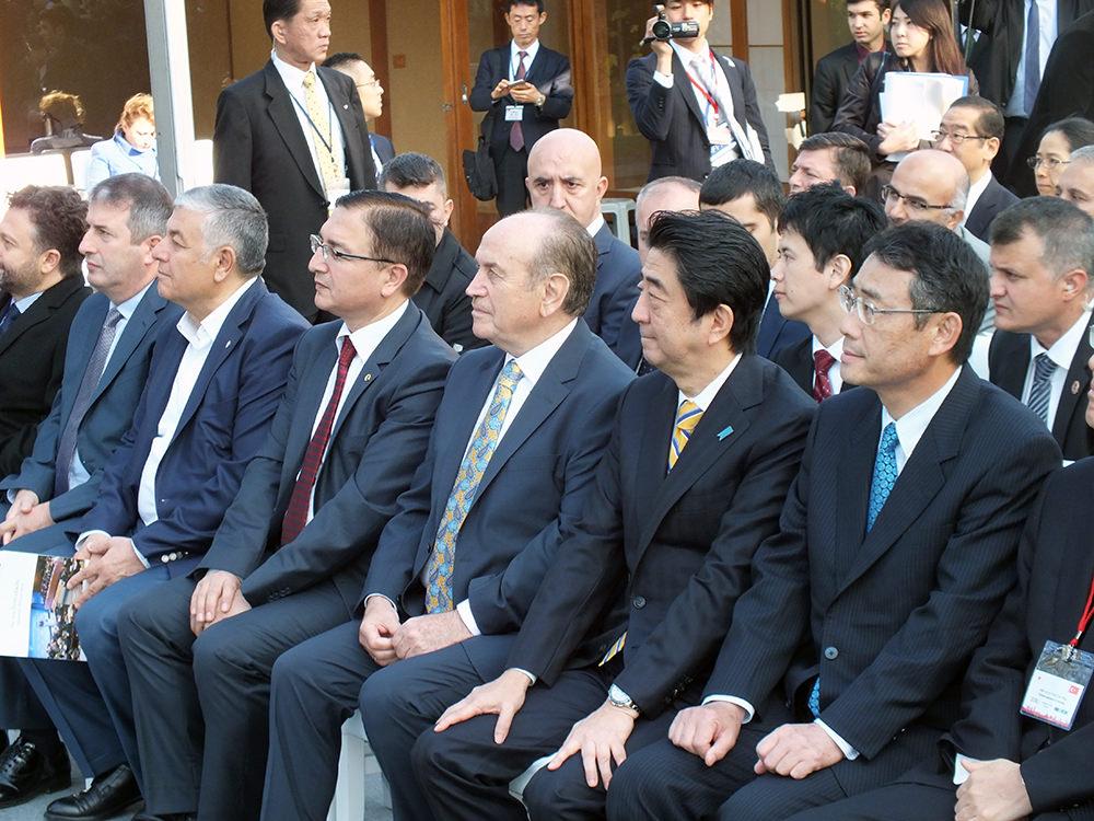 Shinzo Abe ve Kadir Topbaş, Japon Bahçesi'ni açmıştı.