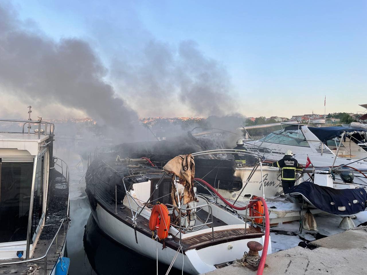 Tekirdağ'da Yat Limanında tekneler yandı