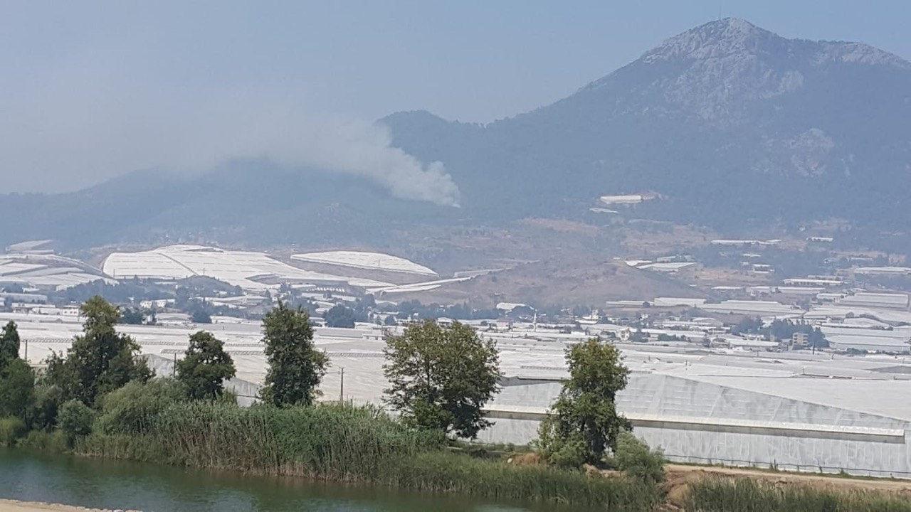 Mersin'de orman yangını! 2 uçak ve 5 helikopterle müdahale ediliyor - Resim : 2