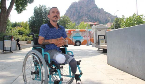 Bir yıl içinde iki bacağını da kaybetti