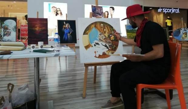 Parmaklarındaki engelini tablolarıyla aştı! Ressam Mustafa Turgut 2’nci sergisini açtı
