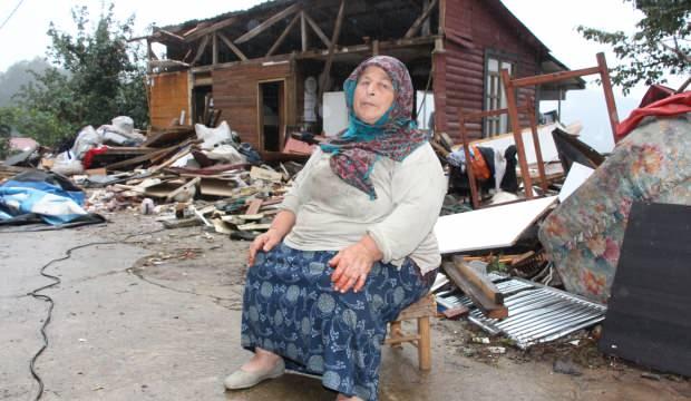 Trabzon’da eşyaları çıkartılmadan evleri yıkılan hane sahipleri tepki gösterdi  