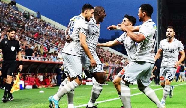 Başakşehir'in Belçika'da zafer gecesi!