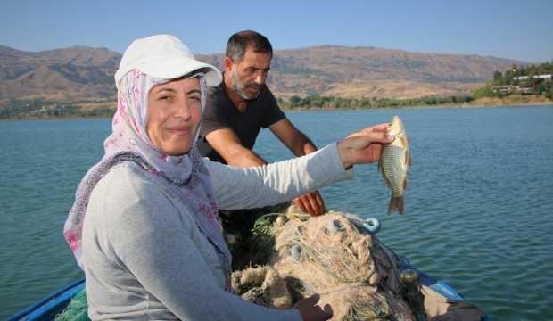 Elaman bulamadı çareyi 33 yıllık eşiyle her gün balığa gitmekte buldu