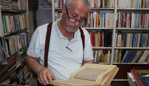 Unutulmaya yüz tutan sahaflık mesleğini baba ve oğul ayakta tutuyor