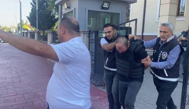 Boşanmak isteyen eşini acımasızca defalarca bıçaklamıştı! Cani koca tutuklandı