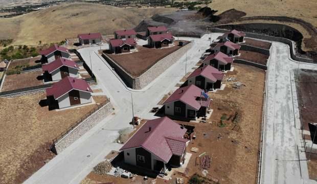 Büyük deprem faciasının yaşandığı Elazığ’da depremin izleri bir bir siliniyor