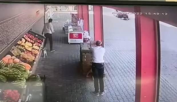 Kocaeli’de akılalmaz olay! Kendini aniden aracın önüne attı