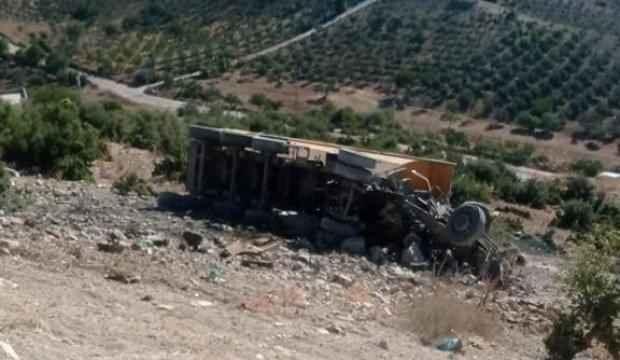 Gaziantep’te korkunç kaza! Kamyon ile otomobil çarpıştı: 4 ölü