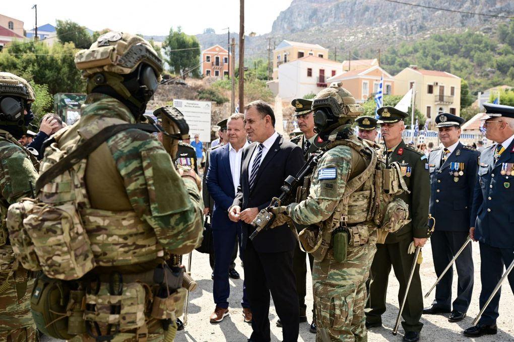 Yunanistan Savunma Bakanı Nikos Panagiotopulos'un Meis ziyaretinden kareler