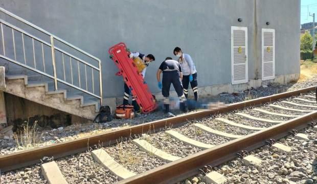 İzmir'de acı ölüm! Başı dönüp sendeleyen kadına tren çarptı