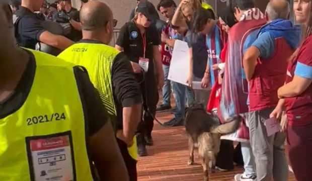 Fransa'da skandal! Trabzonspor taraftarına köpekli arama