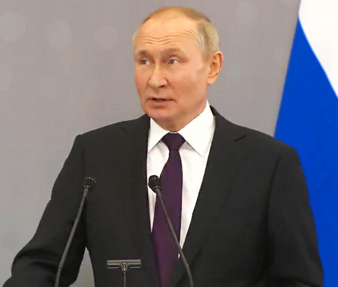 Putin'in düzenlediği basın toplantısında bir kare