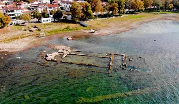 İznik Gölü kuraklıkla boğuşuyor! 2 bin yıllık tarihi bazilika su üzerine çıktı