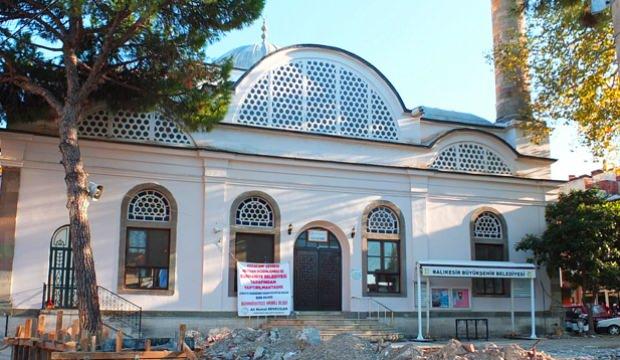Tarihi camide 50 yıldır açılmayan üçüncü kapı açıldı