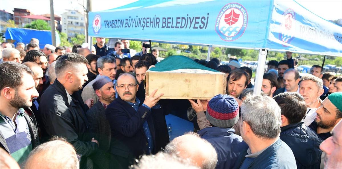 Trabzon'da vefat eden lise müdürü Hüseyin Ergün'ün cenazesi