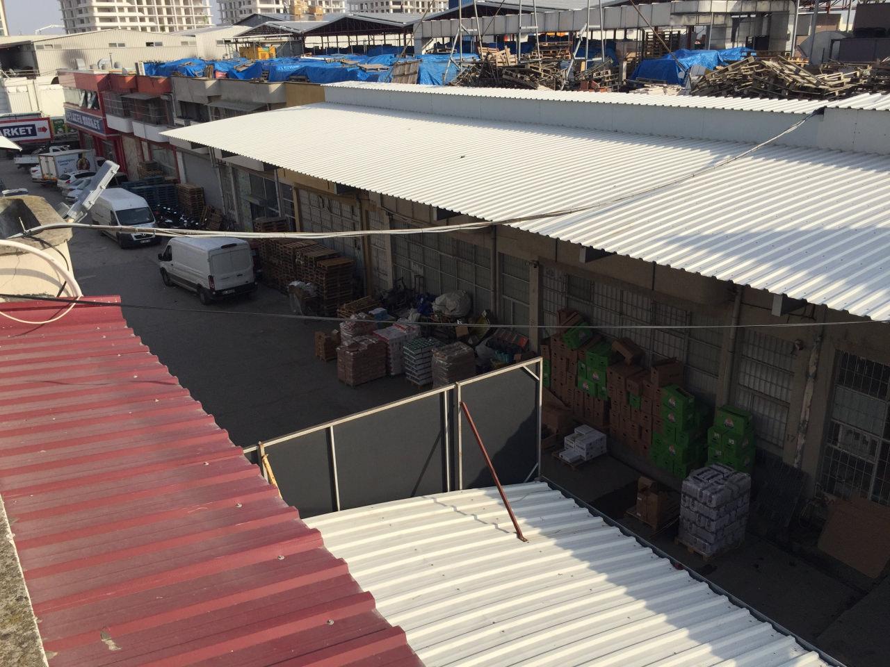Adana'da marketini soyan hırsıza hayran kalan işyeri sahibi
