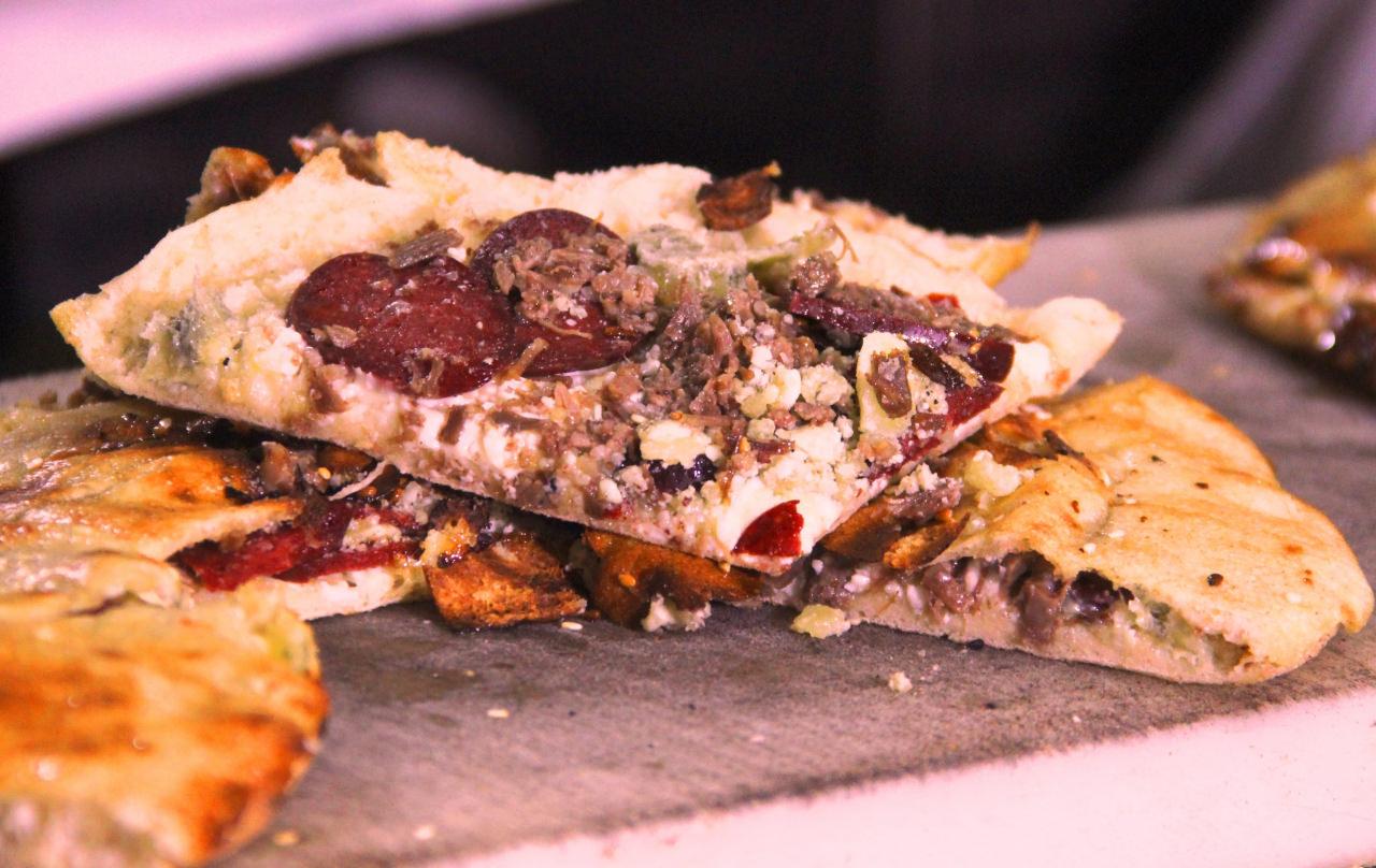 Osmanlı'dan kalma Anadolu pizzası yağ somunu