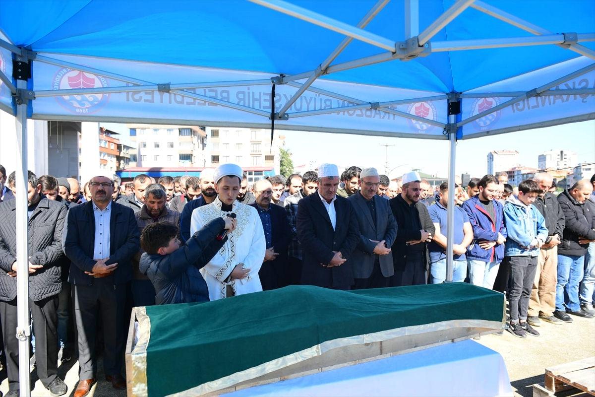 Trabzon'da vefat eden lise müdürü Hüseyin Ergün'ün cenazesi