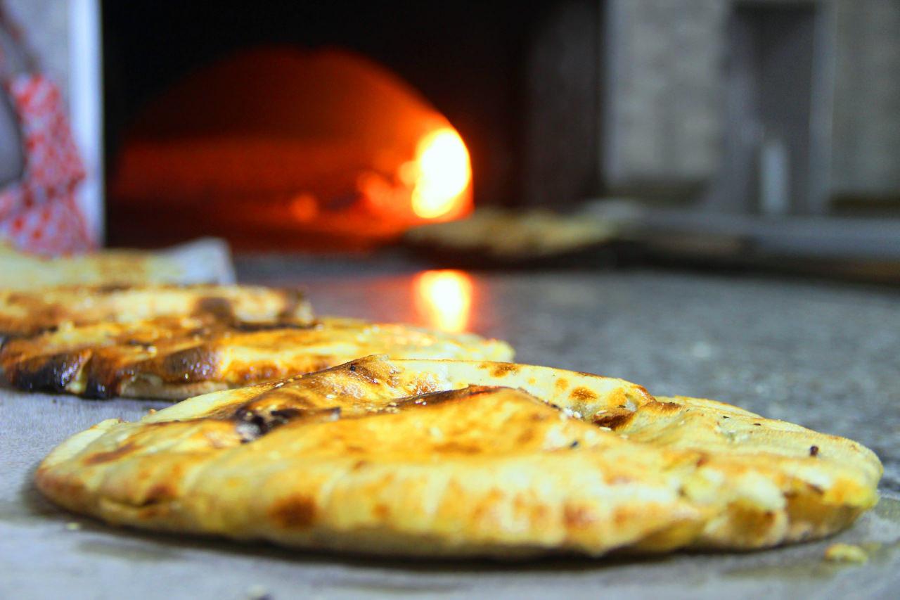 Osmanlı'dan kalma Anadolu pizzası yağ somunu