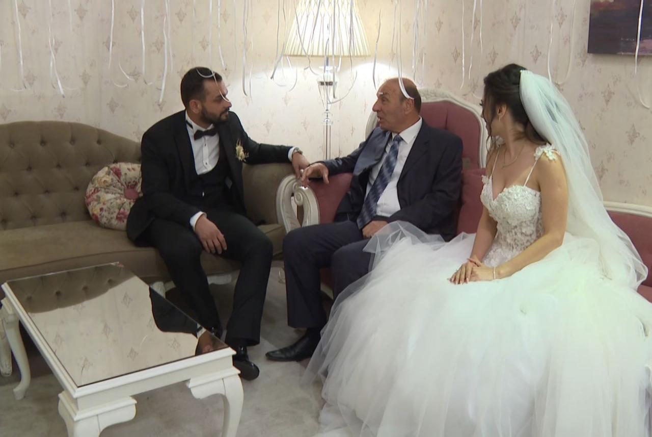 Ankara'da evlenen Mert Kayılı ve hemşire Selin Akça