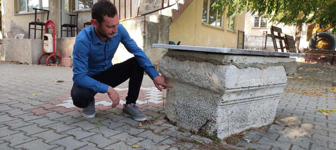 Bursa'da 2 bin yıl önce 9 kez şampiyon olan atlet Tatianos'a ait tarihi taş