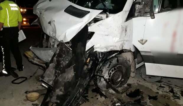Gaziantep'te korkunç kaza! İşçi servisi ile otomobil çarpıştı: 1 ölü 15 yaralı