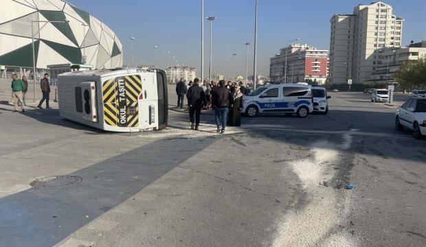 Konya'da feci kaza! Öğrenci servisi ile otomobil çarpıştı: 17 yaralı
