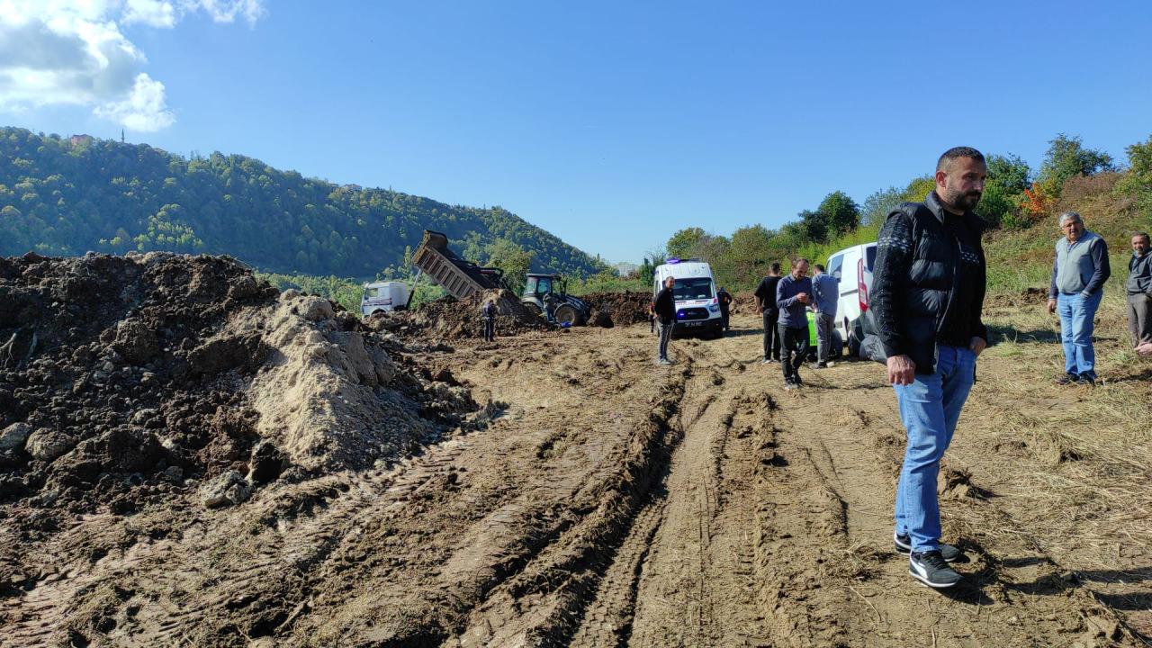 Zonguldak'ta başı damper kapağına sıkışan kamyon şoförü