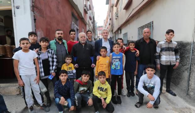 Şahinbey Belediye Başkanı Mehmet Tahmazoğlu, vatandaşla iç içe