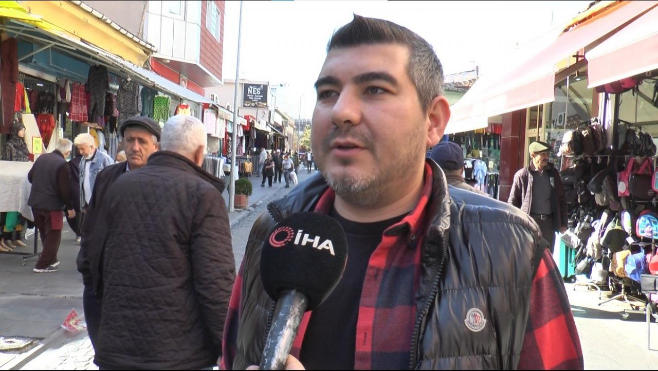 Eskişehir'deki işlek caddelerden birinde 10 yıldır süren lağım kokusu vatandaşı isyan ettirdi
