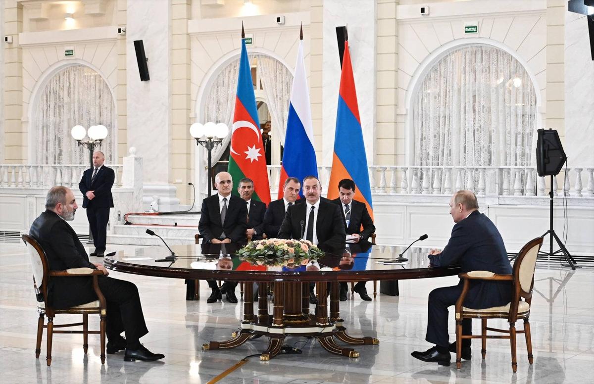 Soçi'deki Rusya-Azerbaycan-Ermenistan zirvesinden bir kare