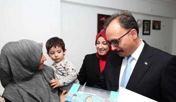 Vali Kızılkaya&rsquo;dan eşiyle birlitke şehit ailesine anlamlı ziyaret!