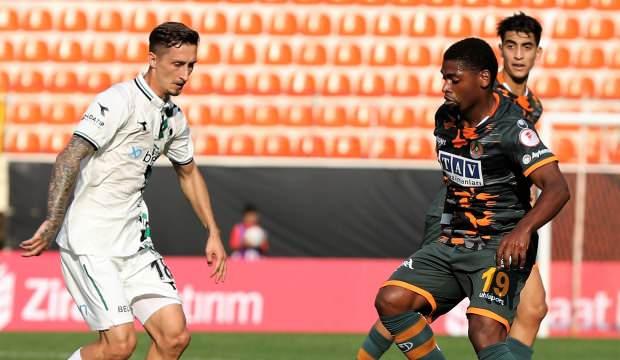 Alanyaspor, turu şansa bırakmadı! Sakarya'yı 3 golle geçti