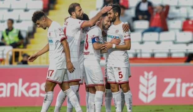 Antalyaspor Türkiye Kupası'nda 3 golle turladı!