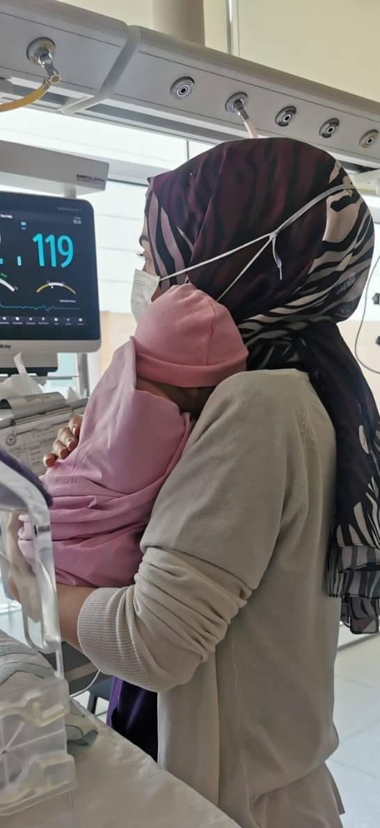 Konya'da sokağa terk edilen bebek