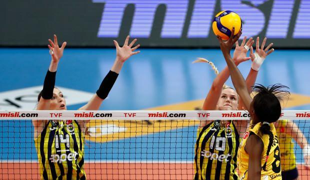 Vakıfbank, derbide Fenerbahçe'ye şans tanımadı