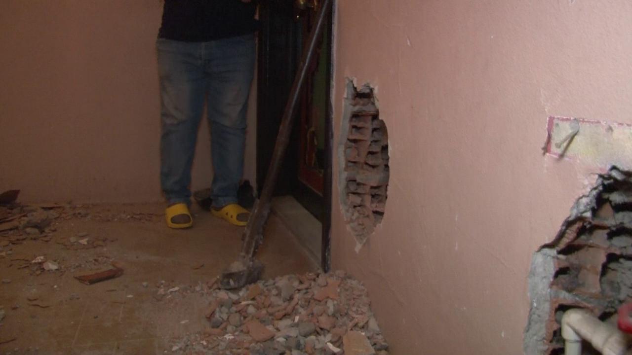 İstanbul Bağcılar'da ev sahibi kiracısının kapısını balyozla kırdı