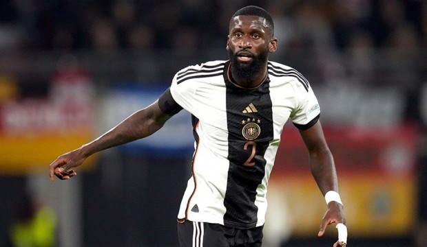 Alman yıldız R&uuml;diger'den &ouml;rnek davranış