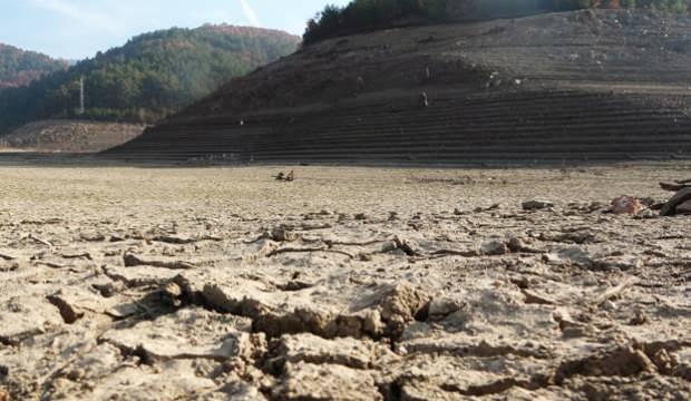 Bursa'nın su ihtiyacını karşılayan Nilüfer Barajı tamamen kurudu! 50 günlük su kaldı